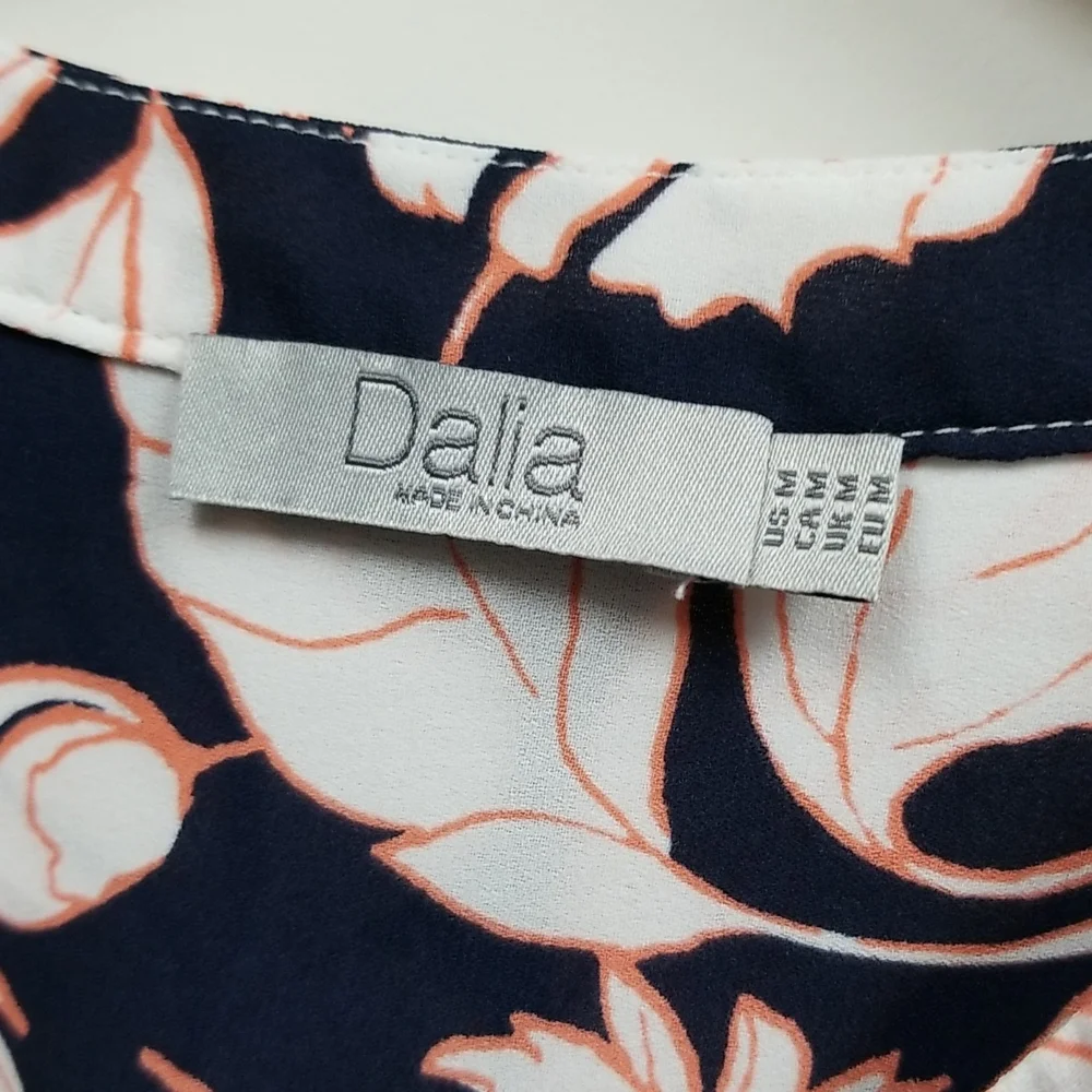 Dalia floral blouse sz M - Picture 2 of 3